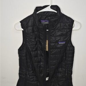 NWOT Patagonia Women's Black Nano Puff Vest Size XL